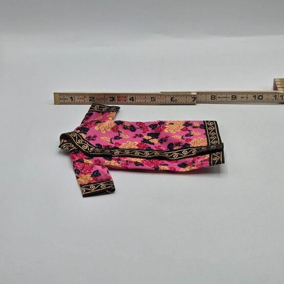 Chinese 1993 Dolls Of The World Barbie Pink Silk Hanfu Robe - Picture 4 of 4